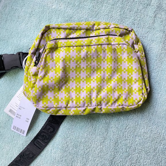 NWT Baggu Fanny Pack - Pink Pistachio Pixel Gingham - Picture 5 of 6